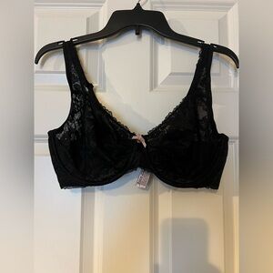 NWT Victoria’s Secret Body by Victoria lace unlined demi bra. Size 38DD.